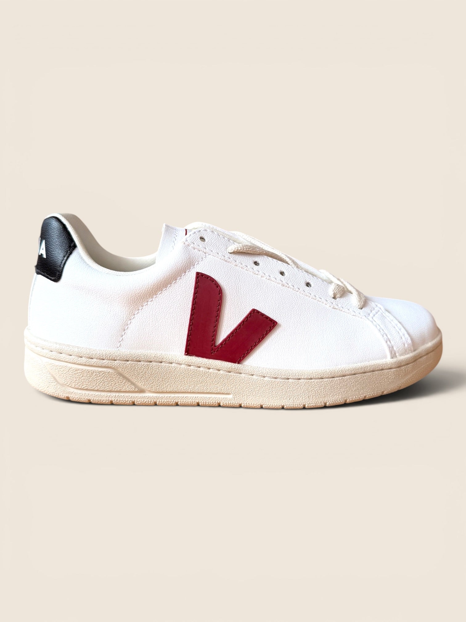 Veja Sneaker - Weiß/Rot/Schwarz