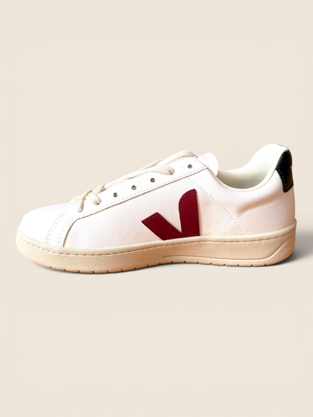 Veja Sneaker - Weiß/Rot/Schwarz