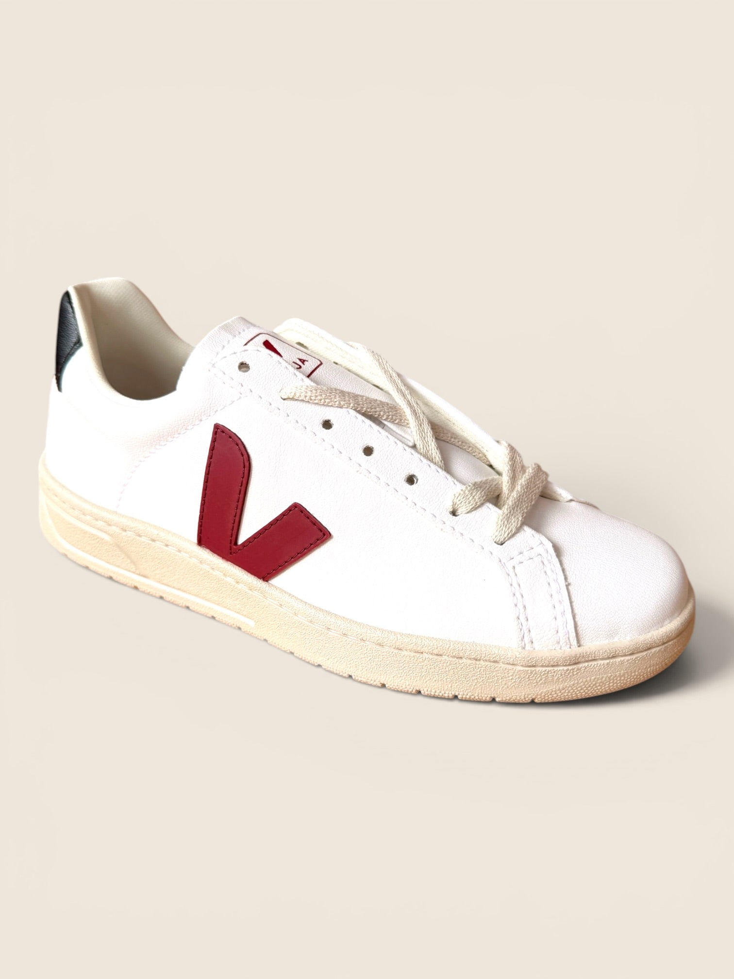 Veja Sneaker - Weiß/Rot/Schwarz