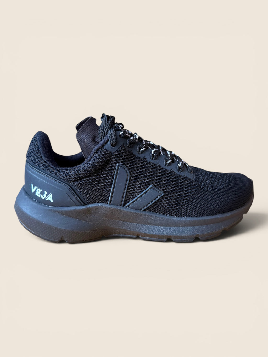 Veja Running Sneaker All Black