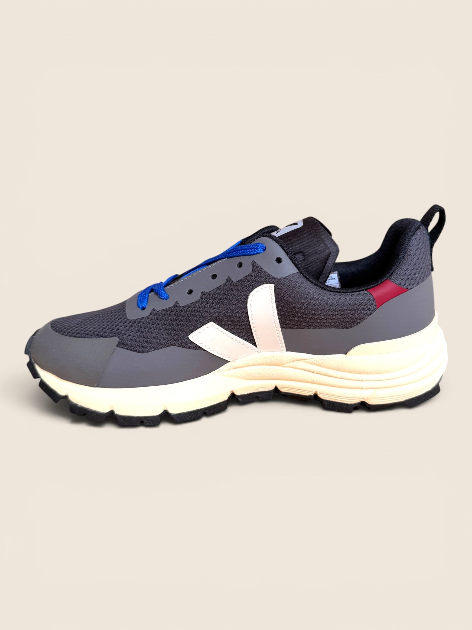 Veja Trekking Sneaker - Vibram Sohle