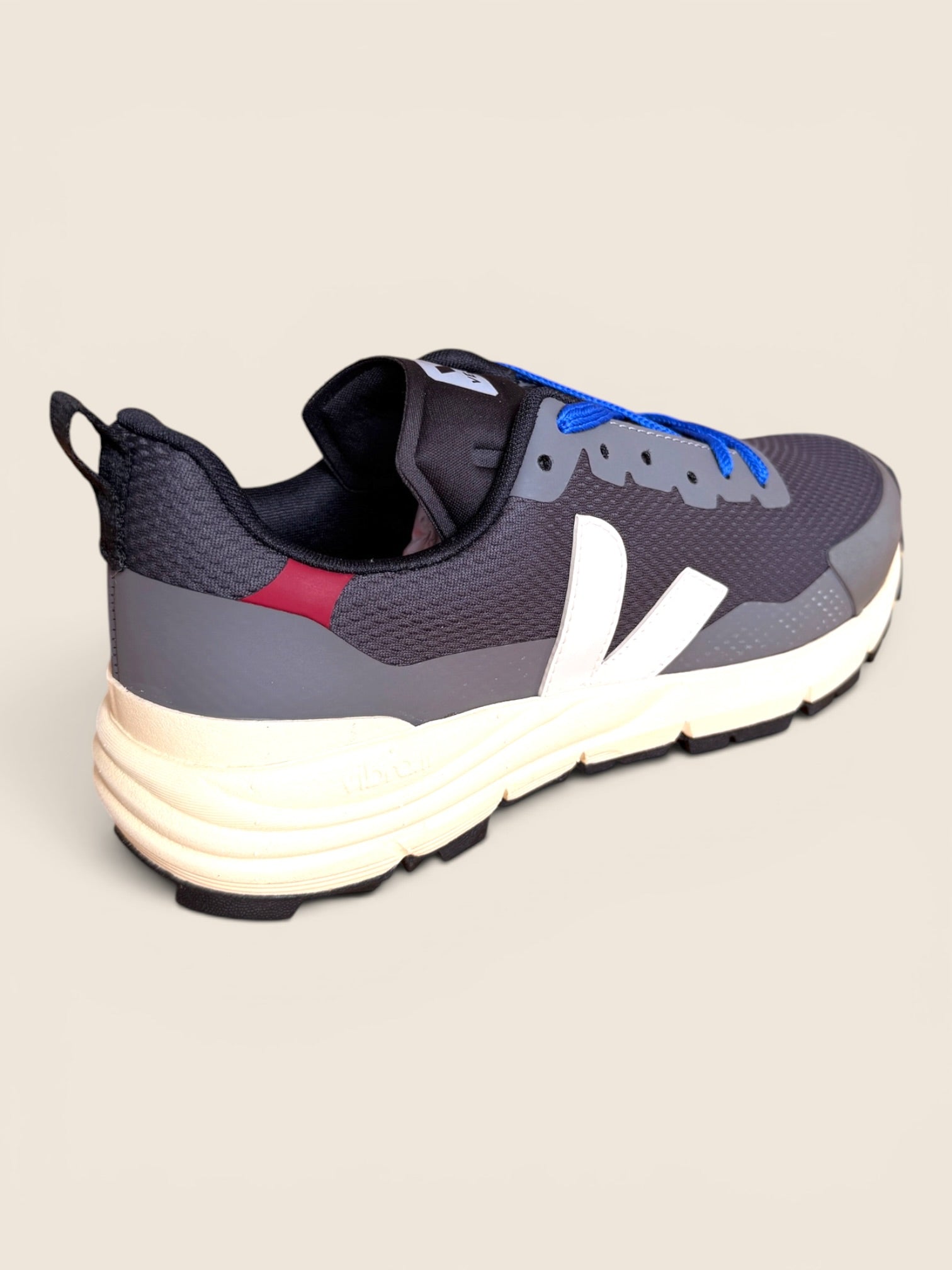 Veja Trekking Sneaker - Vibram Sohle