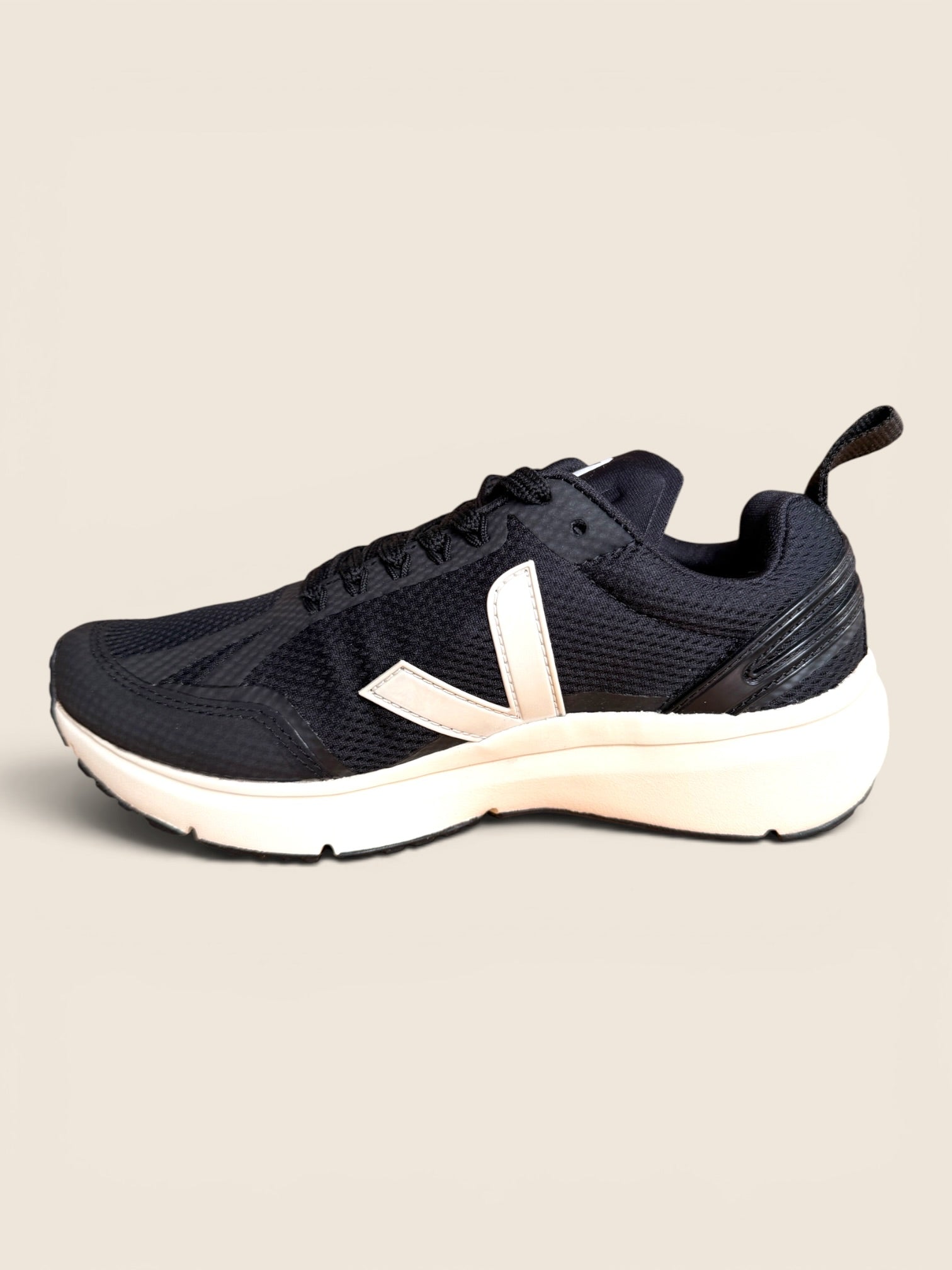 Veja Running Sneaker Schwarz/Beige