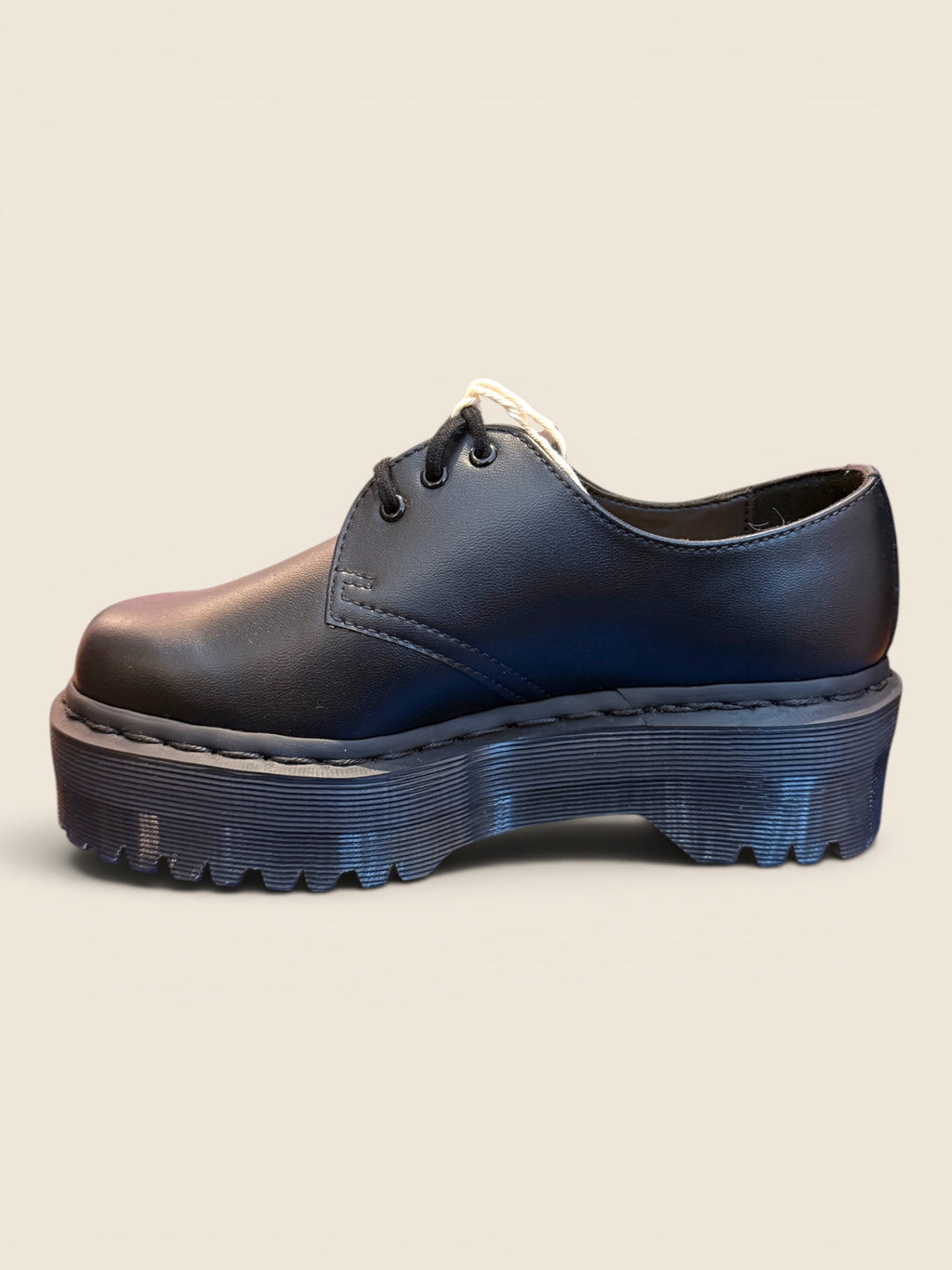 Dr. Martens Plateau Schuh Schwarz