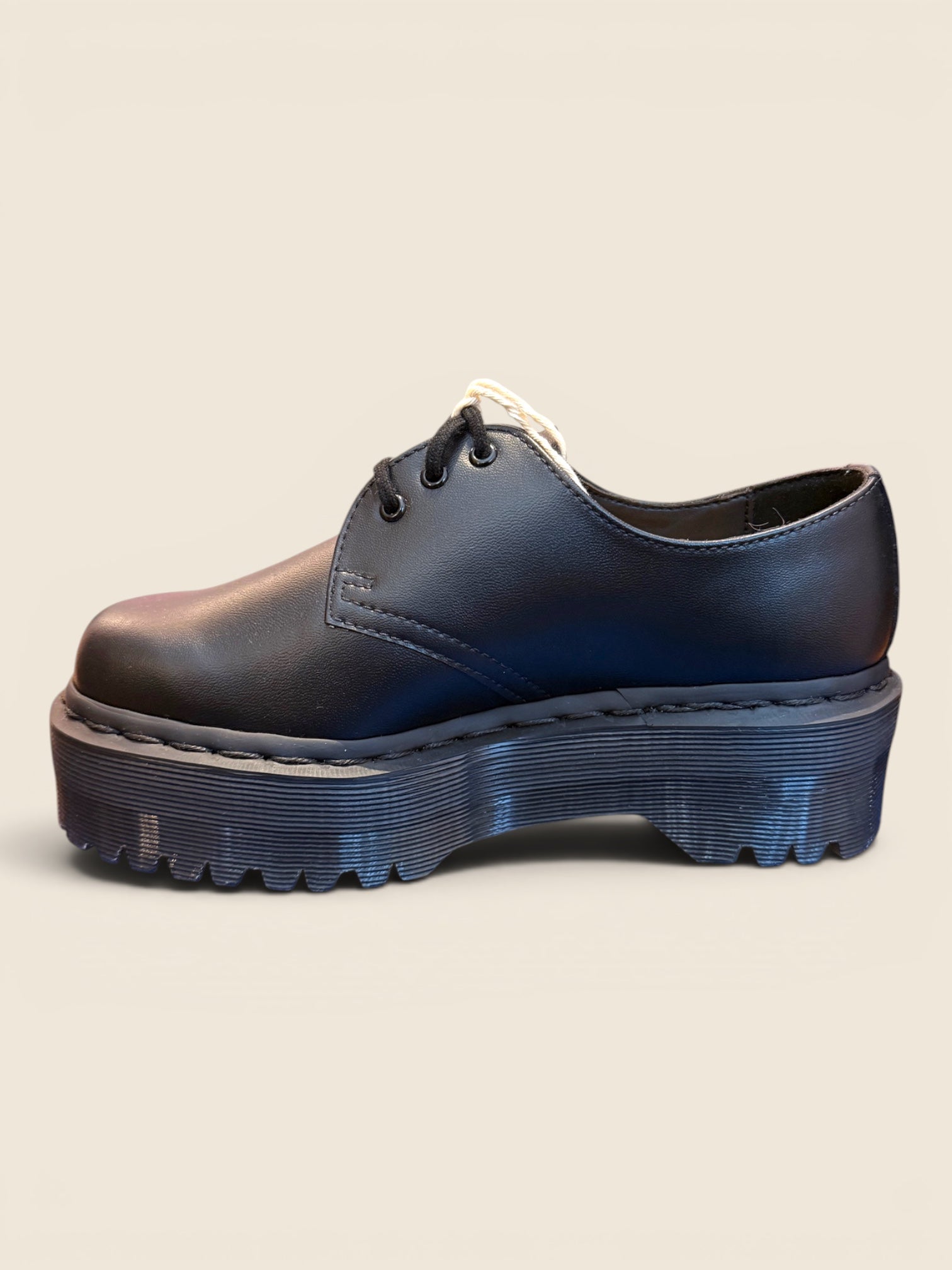 Dr. Martens Plateau Schuh Schwarz