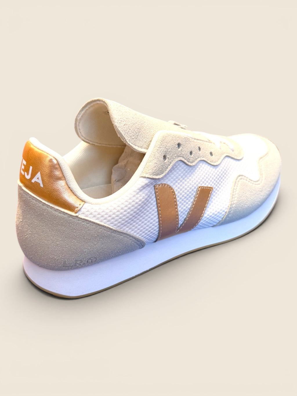 Veja Sneaker Beige/Gold/Weiß