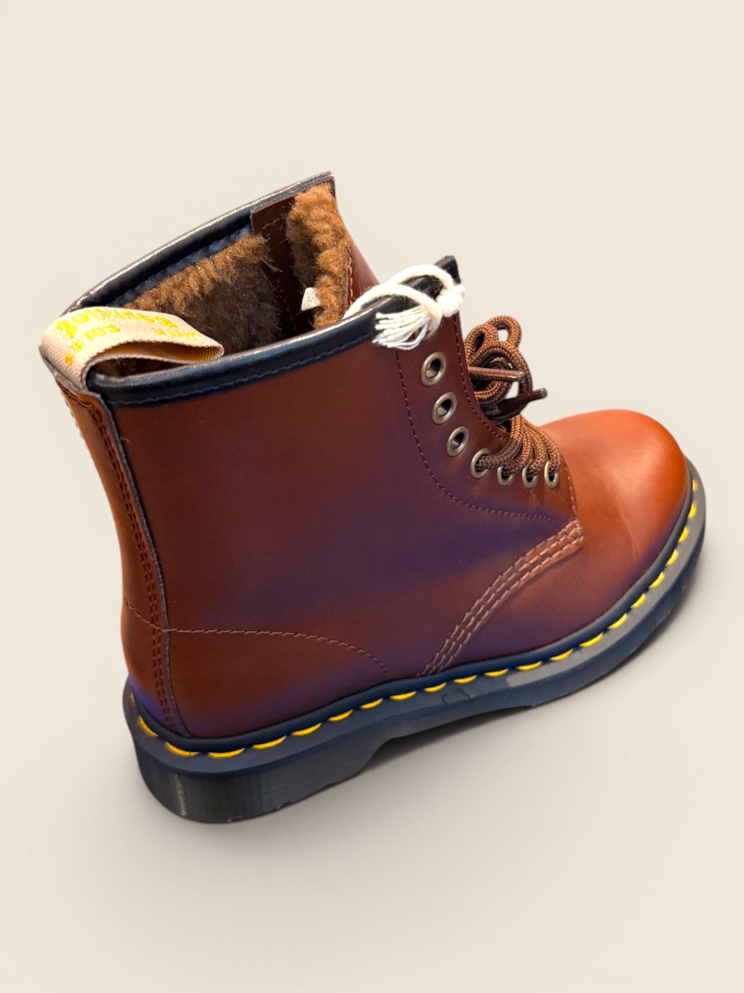 Dr. Martens 1460 - Vegan Boot - Gefüttert Braun