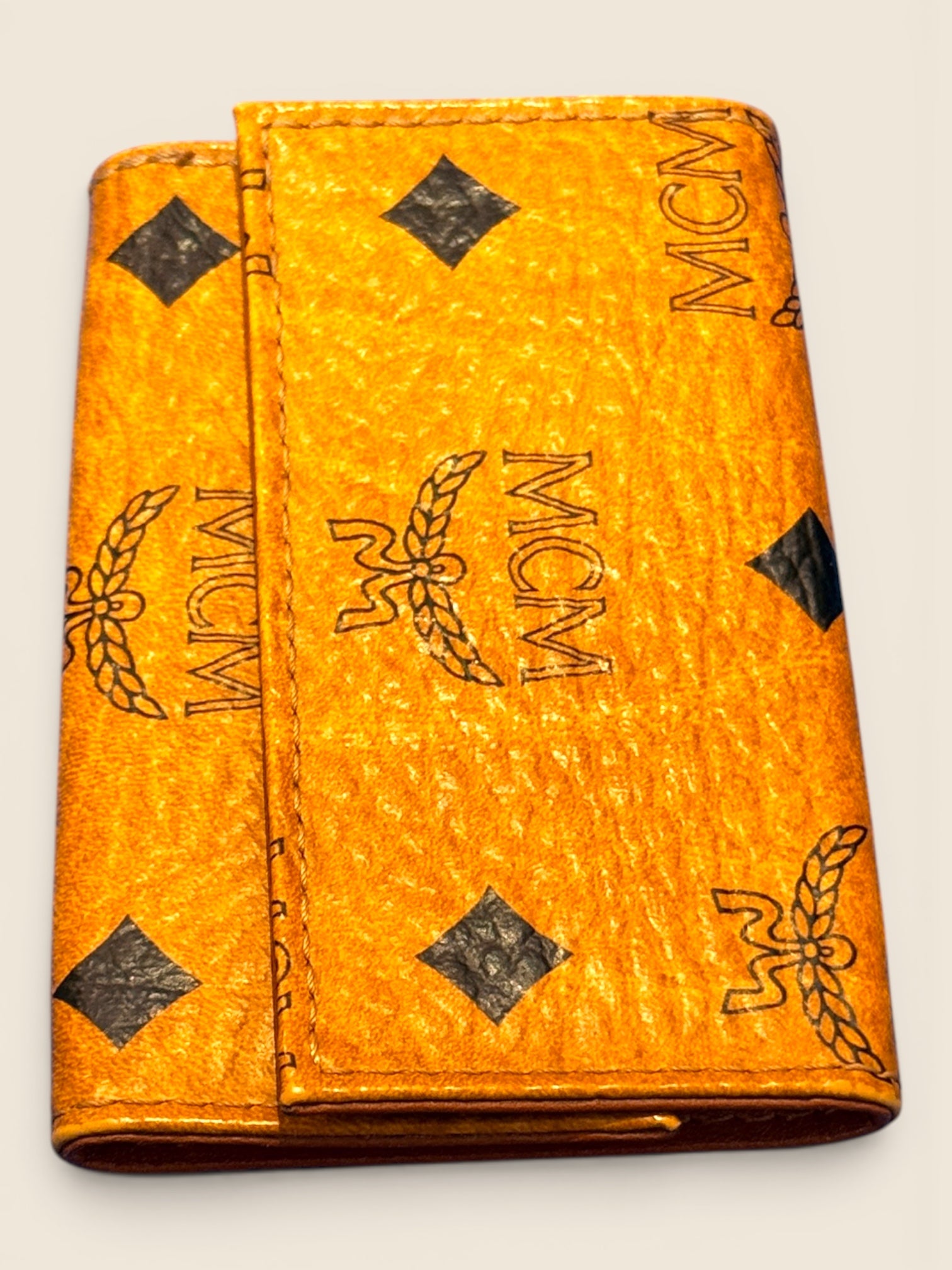 MCM Schlüsseletui - Klassiker in Cognac