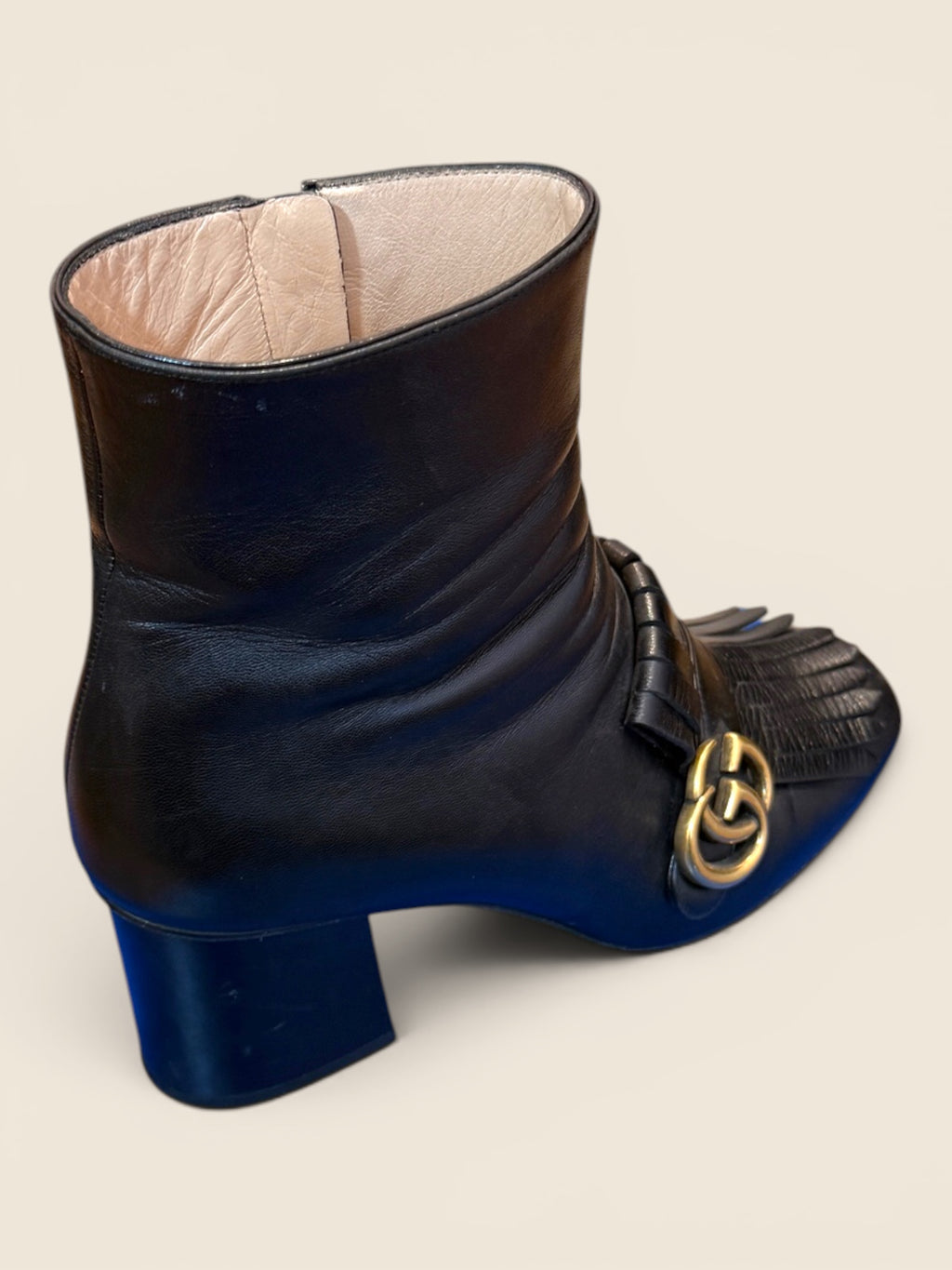 Gucci Stiefelette - GG Marmont - mit Fransen in Schwarz