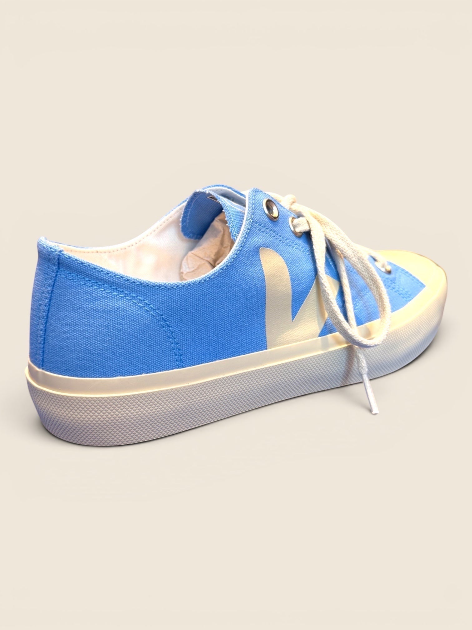 ViCo Unique Potsdam Leinenschuhe in leuchtendem Blau mit cremefarbenem Logo und heller Gummisohle